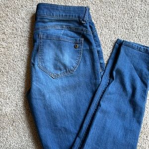 Democracy ab solution